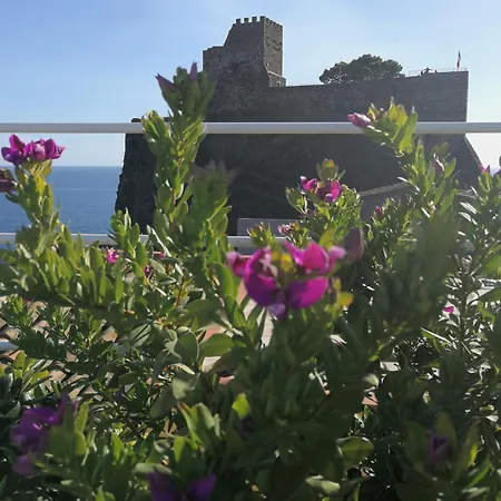 The Sea Feel Aci Castello